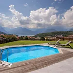 Tivano, Vista Mozzafiato Villa