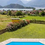 Tivano, Vista Mozzafiato Villa *