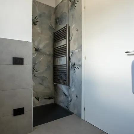 Tivano, Vista Mozzafiato Villa