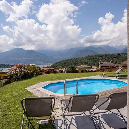 Tivano, Vista Mozzafiato Villa *