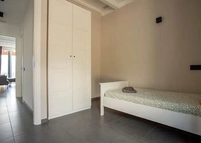 Tivano, Vista Mozzafiato Villa