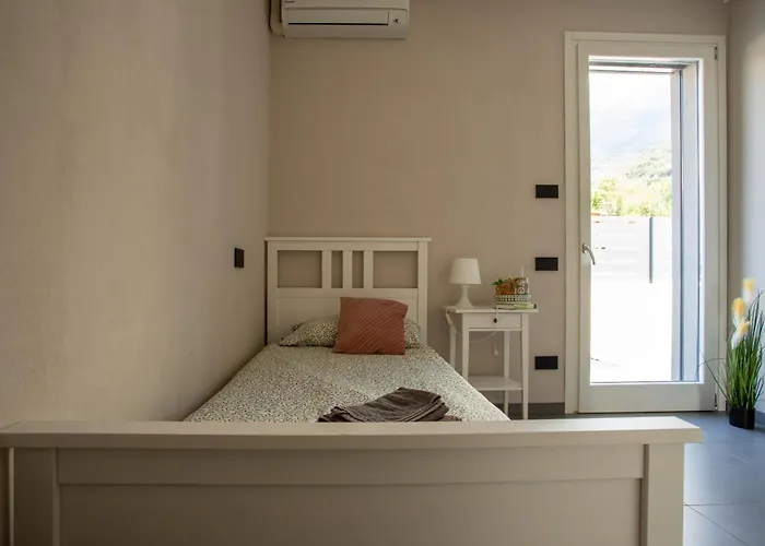 Tivano, Vista Mozzafiato Villa *