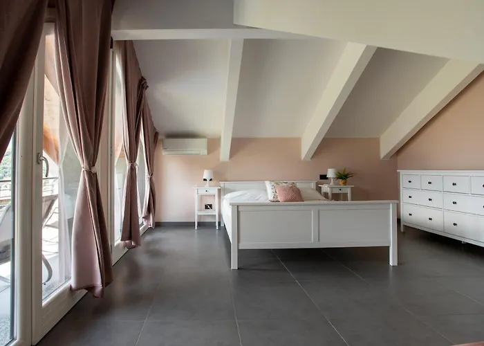 Tivano, Vista Mozzafiato Villa Colico