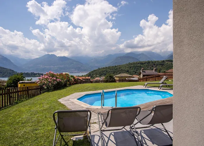 Tivano, Vista Mozzafiato Villa *