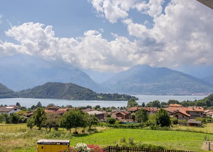 Tivano, Vista Mozzafiato Villa *