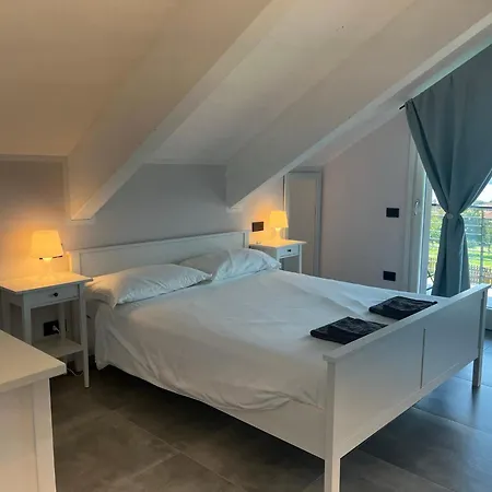 Tivano, Vista Mozzafiato Villa *