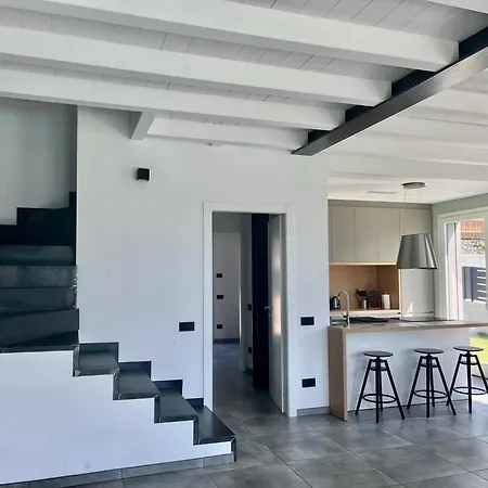 Villa Tivano, Vista Mozzafiato Colico