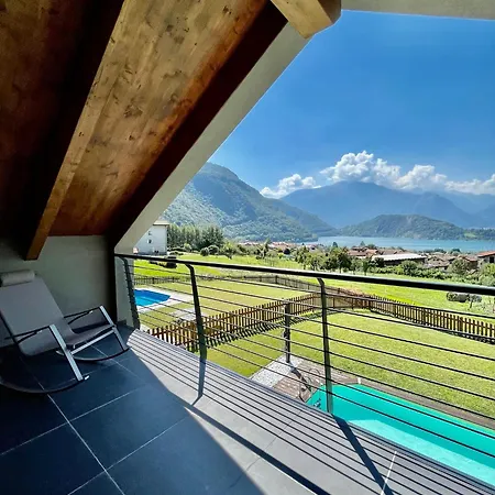 Tivano, Vista Mozzafiato Villa